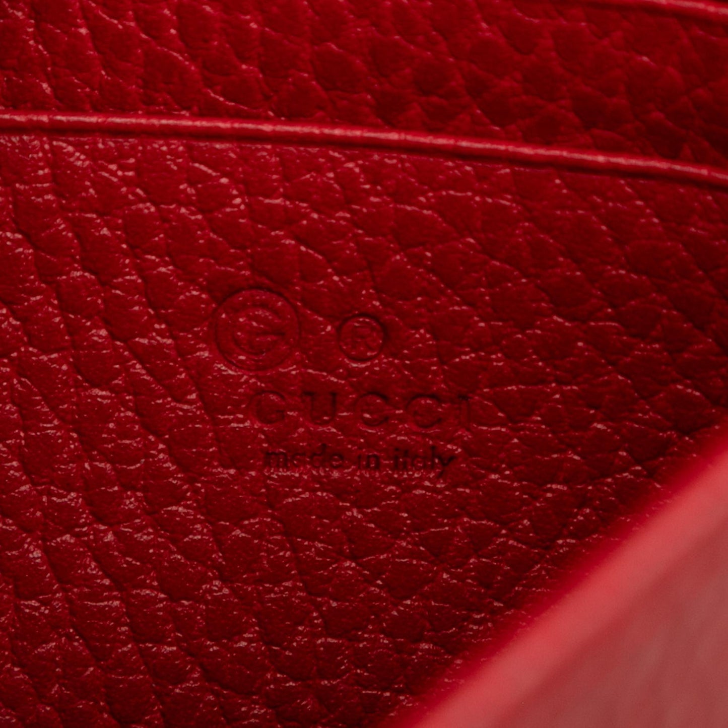 Gucci Leather Interlocking G Dollar Wallet on Chain