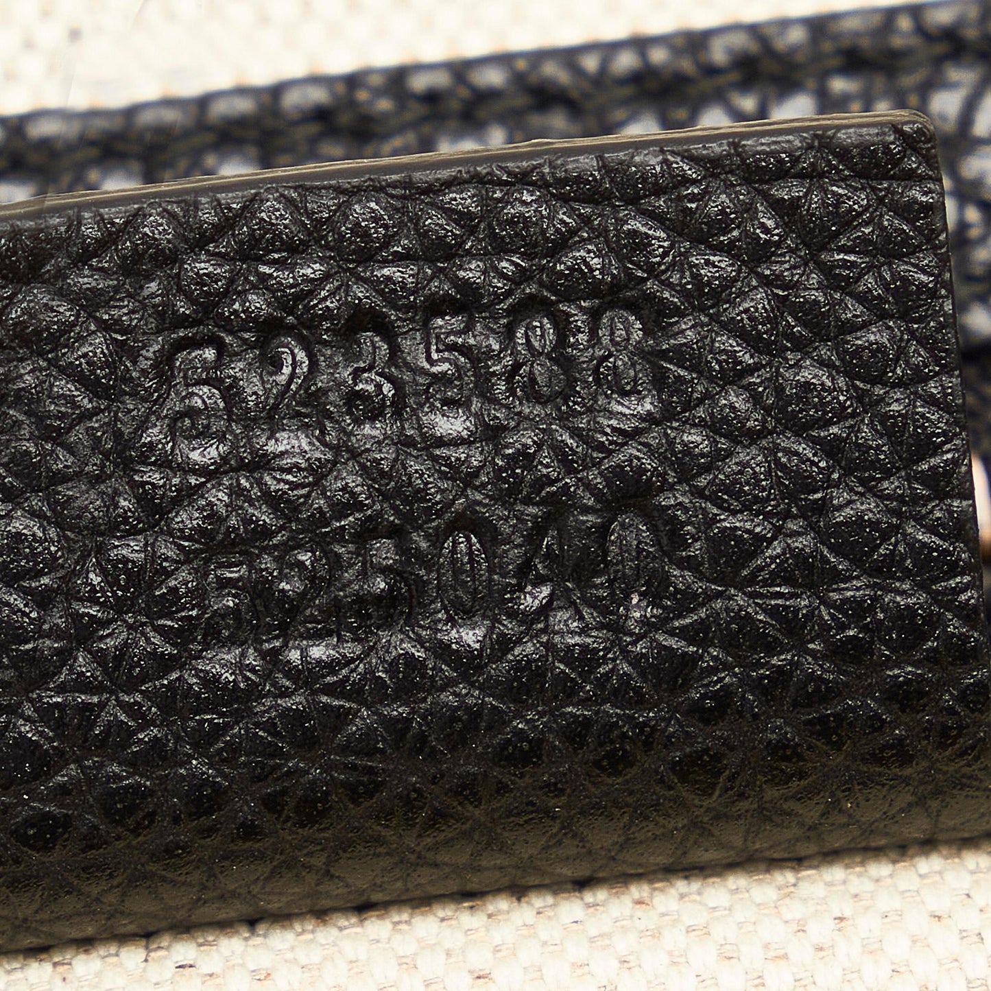 Gucci Logo Half Moon Hobo (SHG-FIF1Za)