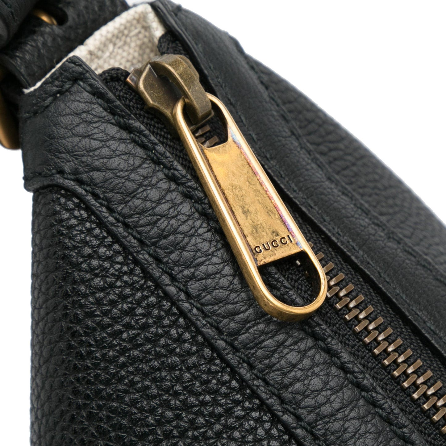 Gucci Logo Half Moon Hobo (SHG-yiN9Q7)