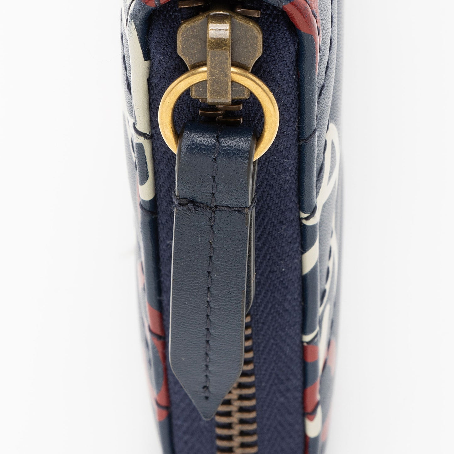 Gucci Matelasse Leather GG Marmont Ghost Zip Around Wallet (SHF-Mkg7g9)