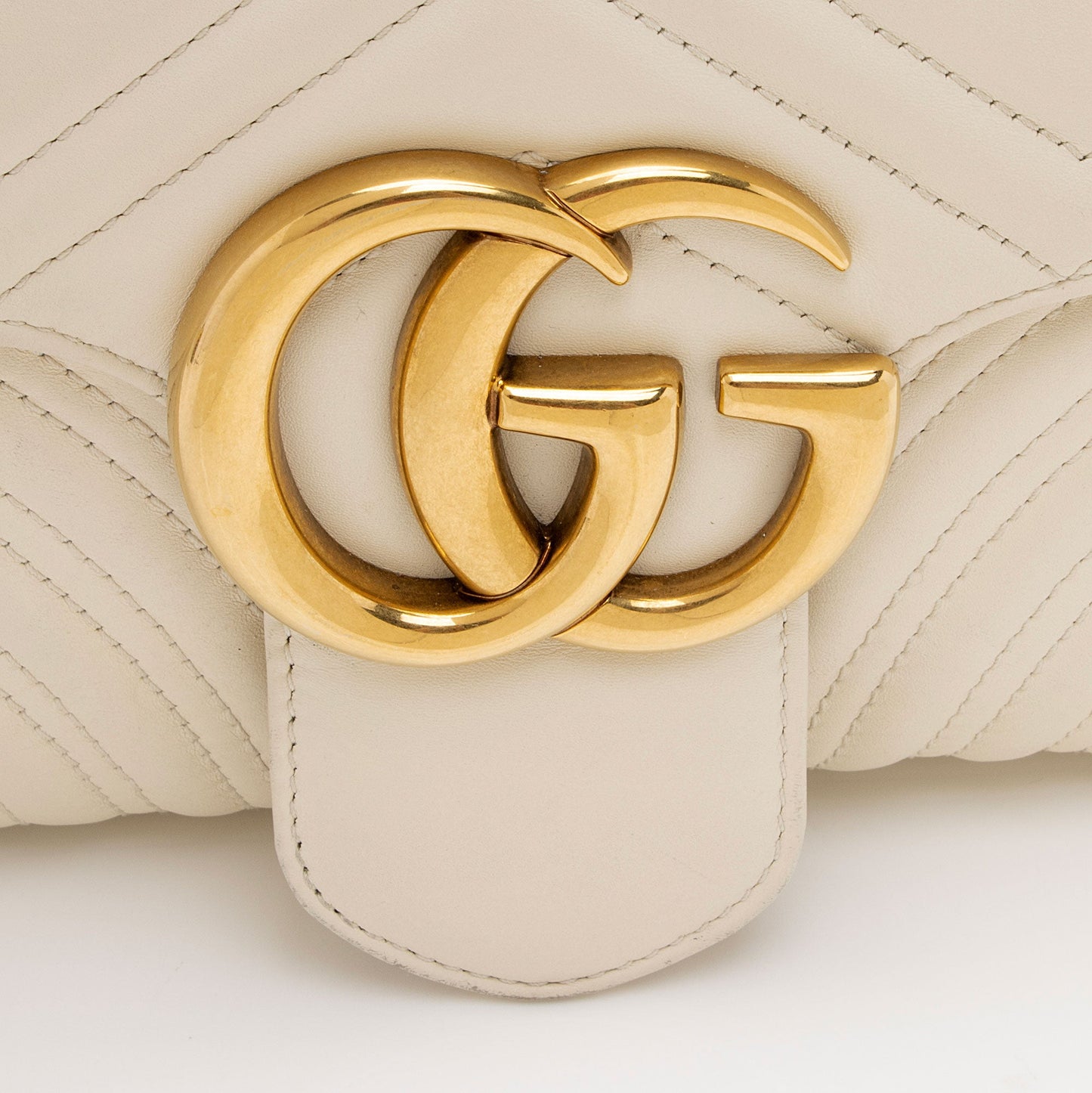 Gucci Matelasse Leather GG Marmont Medium Shoulder Bag (SHF-vZzq6k)