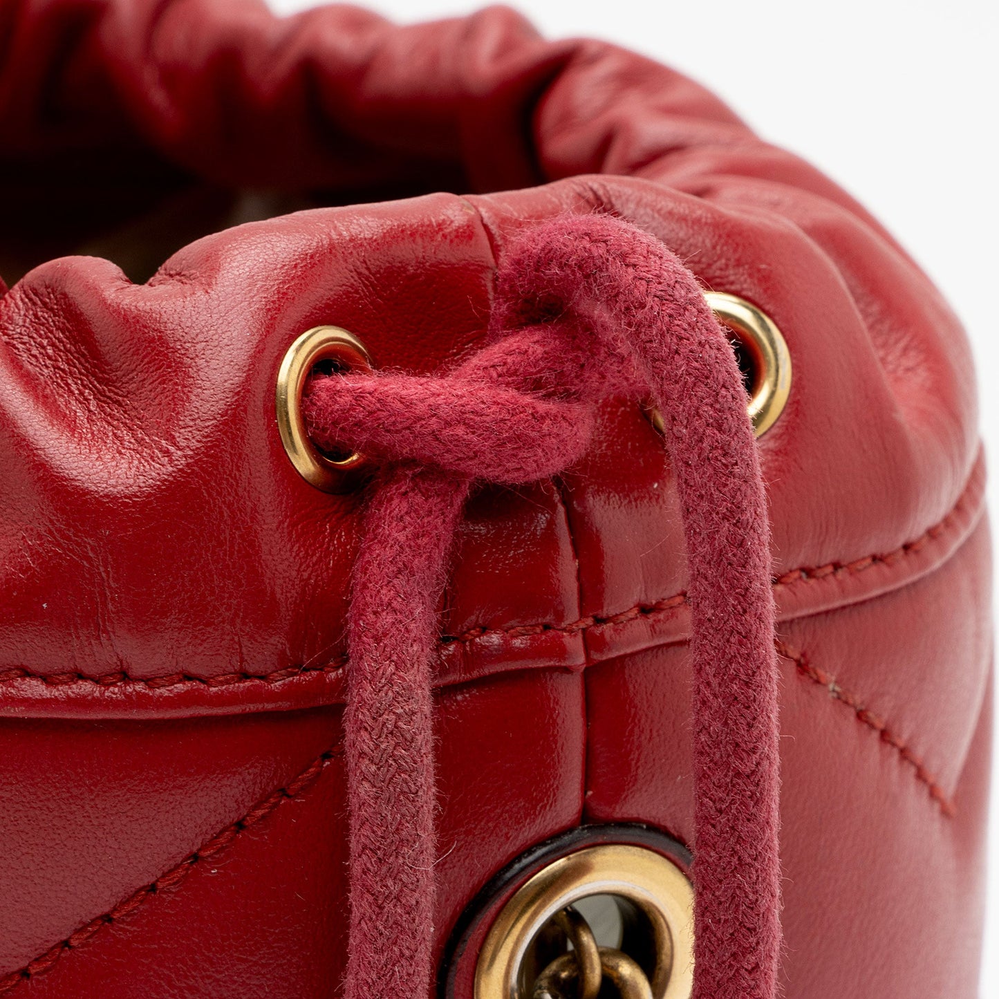 Gucci Matelasse Leather GG Marmont Mini Bucket Bag (SHF-T9mlN1)
