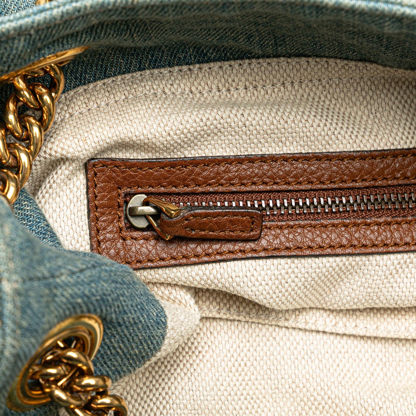 Gucci Medium Denim Soho Chain Tote (SHG-DkVIUR)