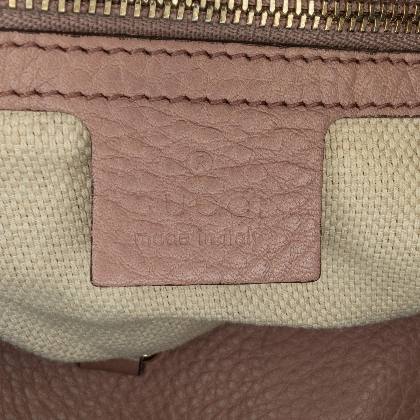 Gucci Medium Leather Soho Chain Tote (SHG-tvx6E5)
