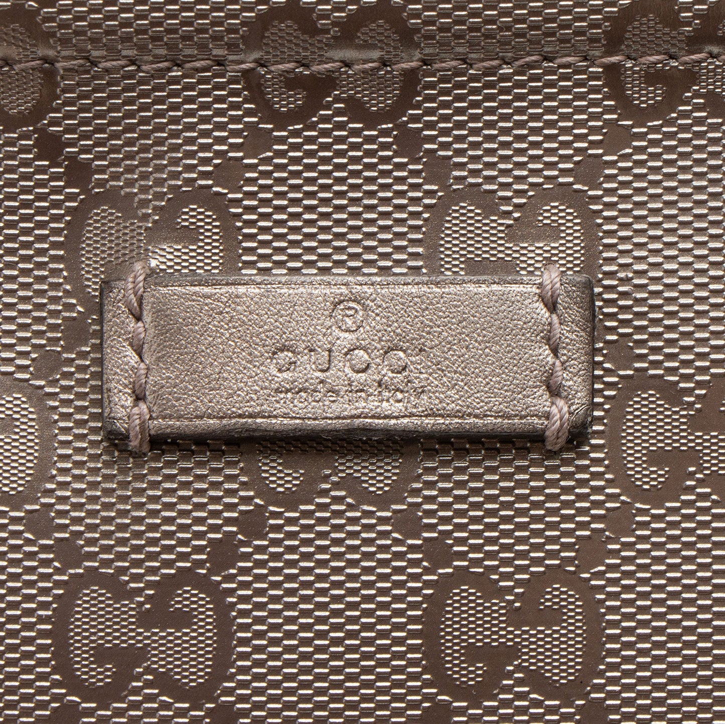 Gucci Metallic GG Imprime Flat Messenger