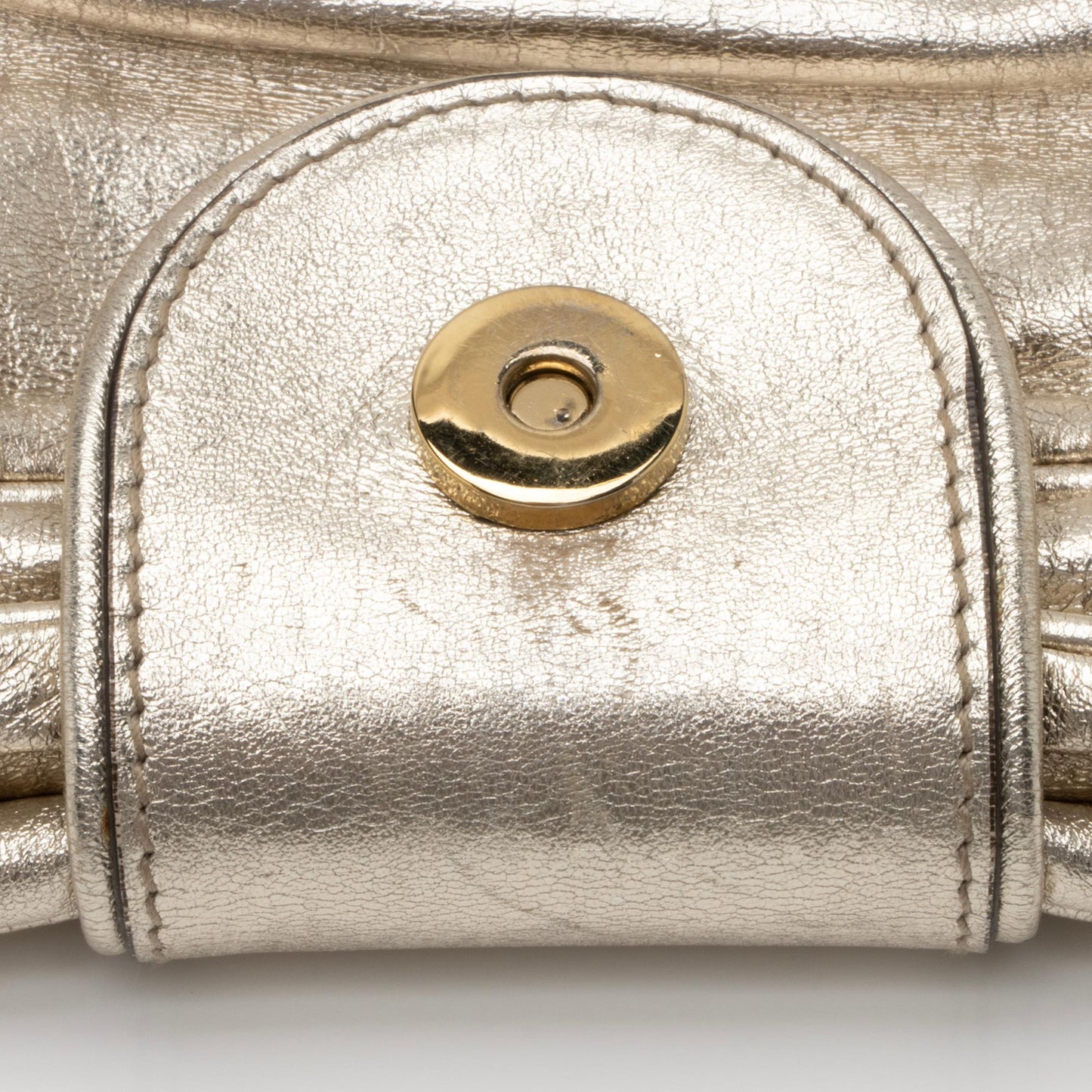 Gucci Metallic Leather Papillon Hysteria Clutch (SHF-23493)