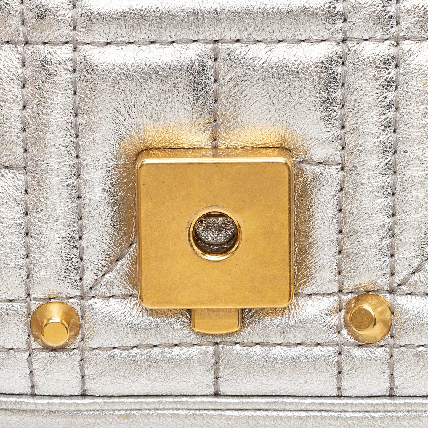 Gucci Metallic Matelasse Leather Pearl GG Marmont Mini Flap Bag (SHF-PMv358)