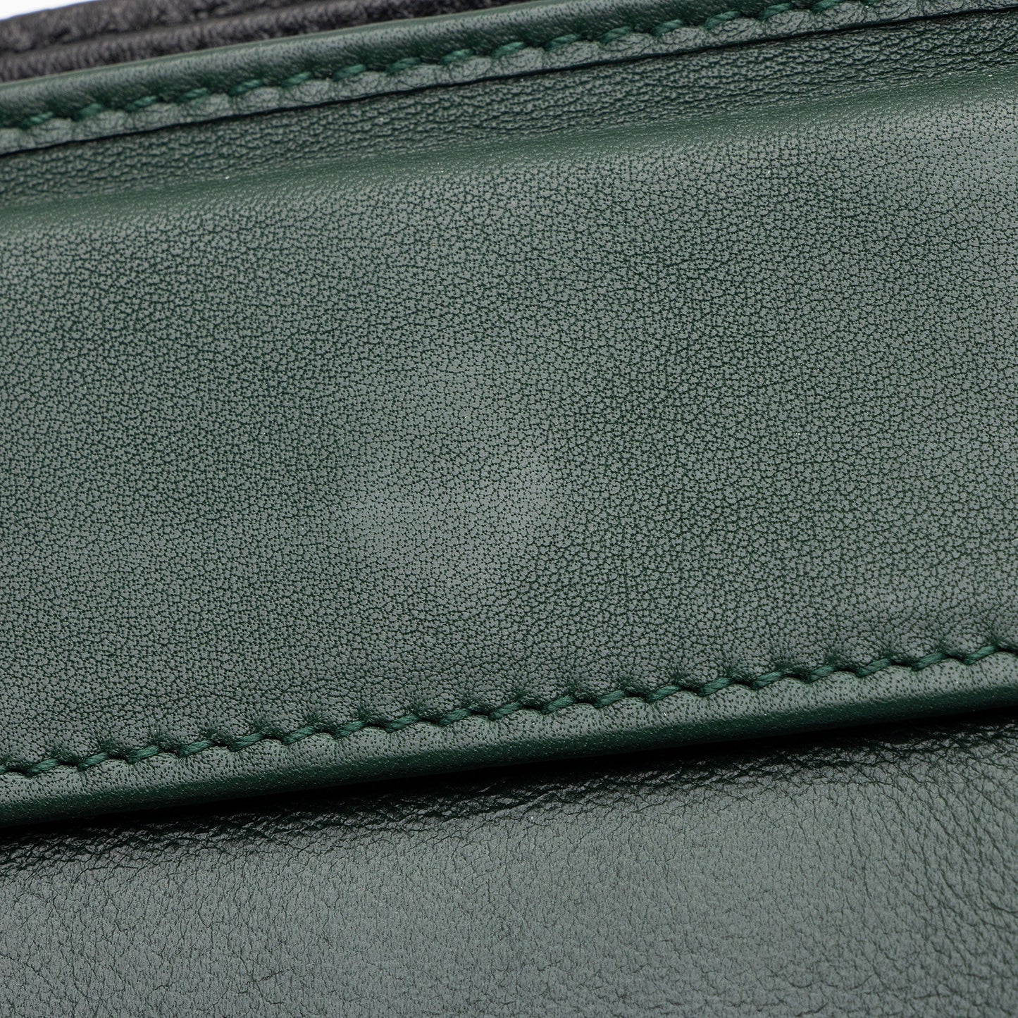 Gucci Microguccissima Leather Bi-Fold Wallet (SHF-EFQIQE)