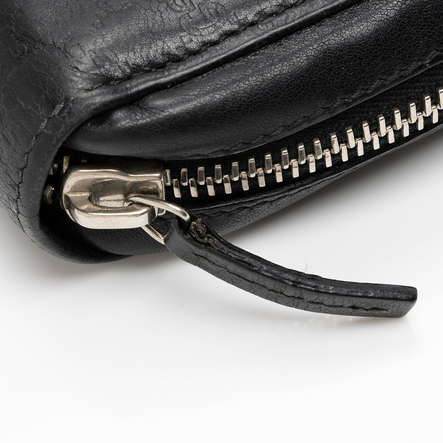 Gucci Microguccissima Leather Zip Around Wallet (SHF-hxo3sm)