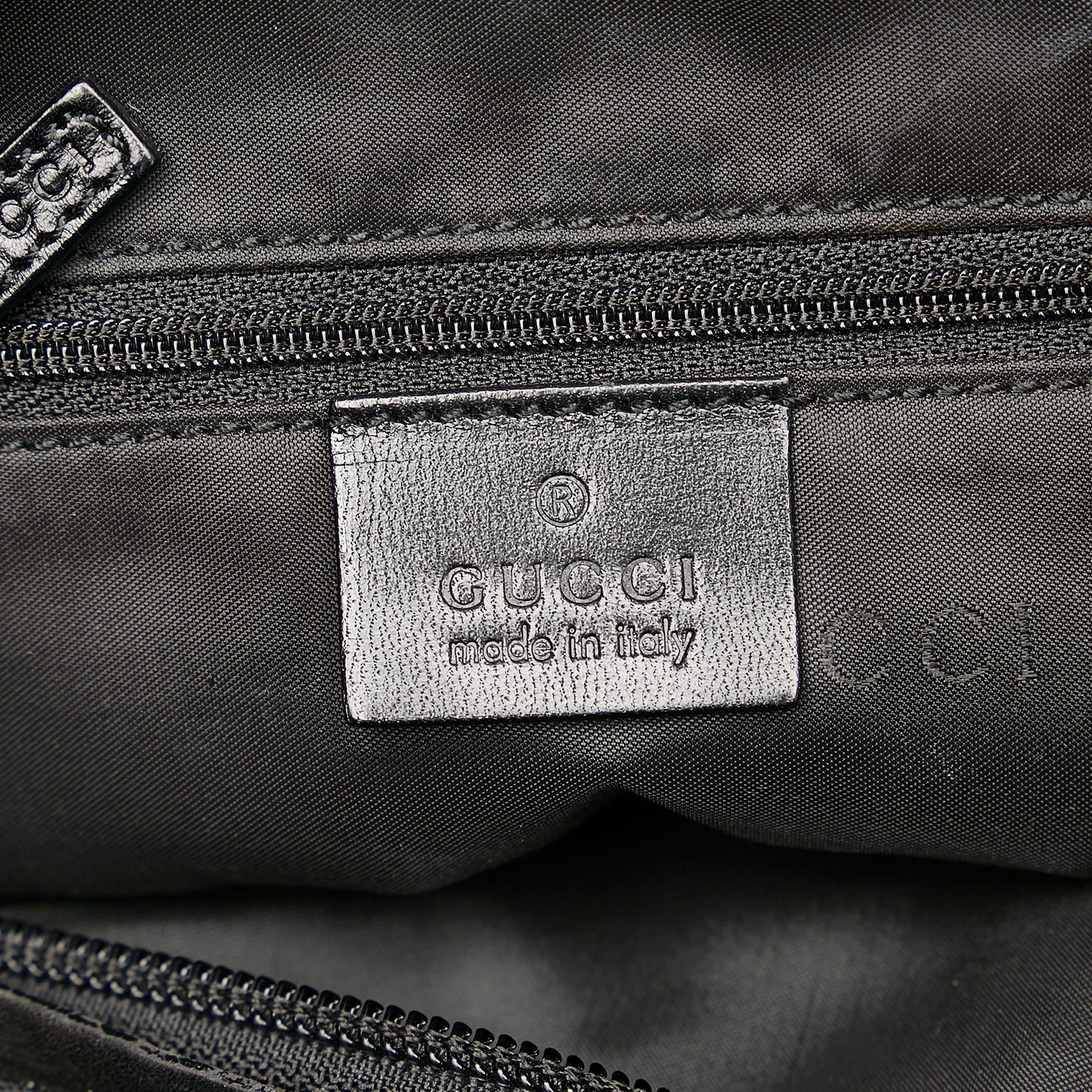 Gucci Nylon Shoulder Bag (SHG-29187)