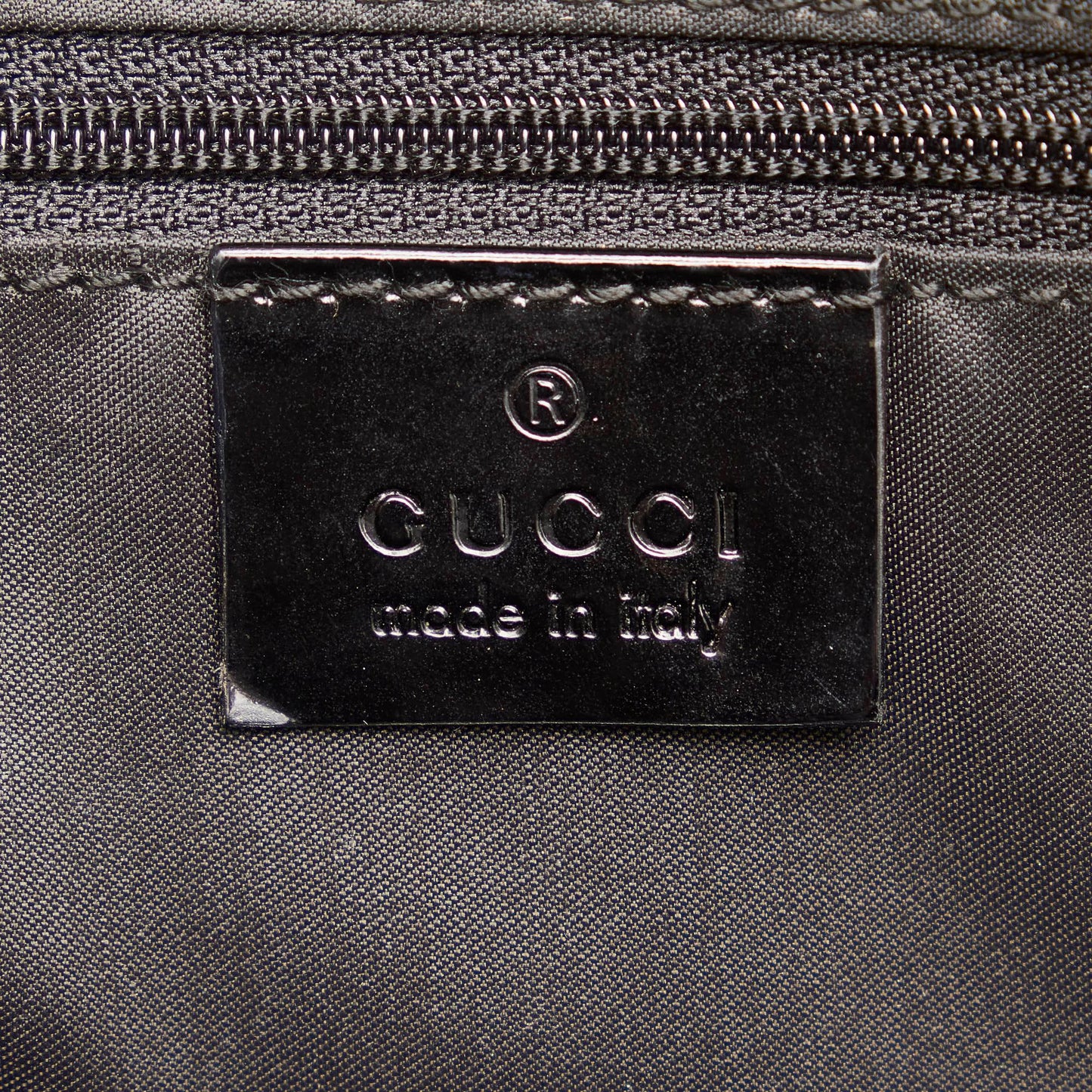 Gucci Nylon Shoulder Bag (SHG-31105)