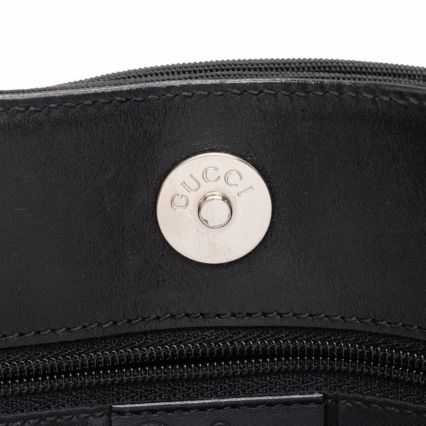 Gucci Nylon Shoulder Bag (SHF-e5Iktp)
