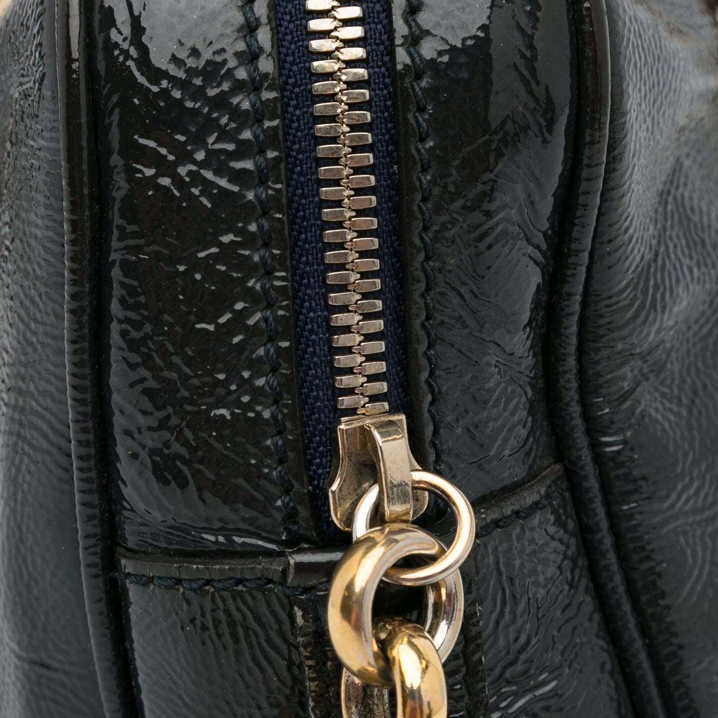 Gucci Patent Soho Chain Shoulder Bag (SHG-EHEZ8m)