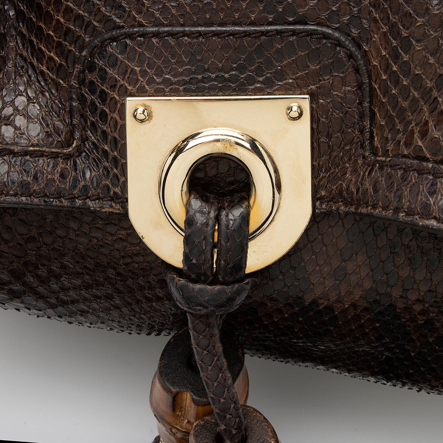 Gucci Python Medium Indy Satchel (SHF-o6MQCe)