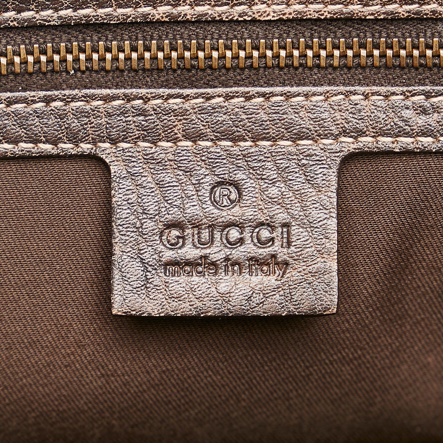 Gucci Signature Pelham Handbag (SHG-35372)