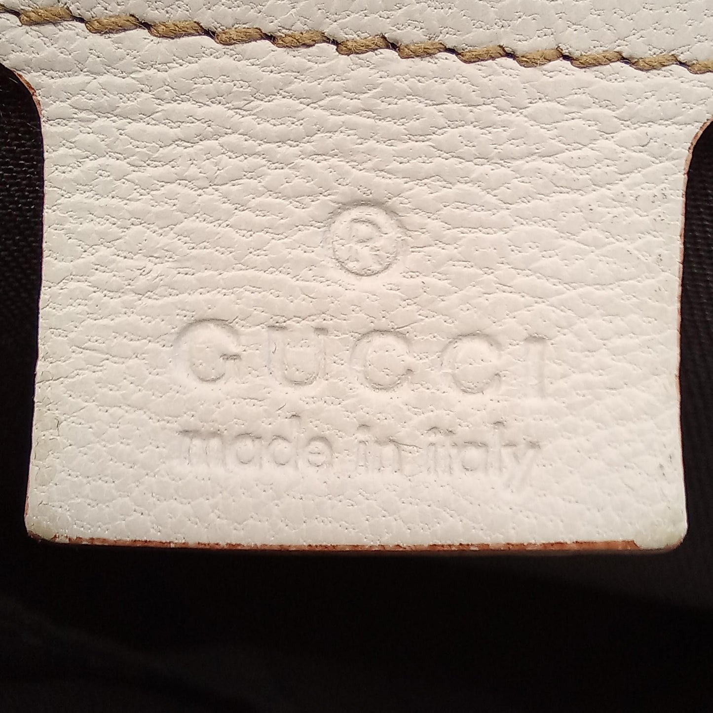 Gucci Small Capri Shoulder Bag (SHG-e3FxIu)