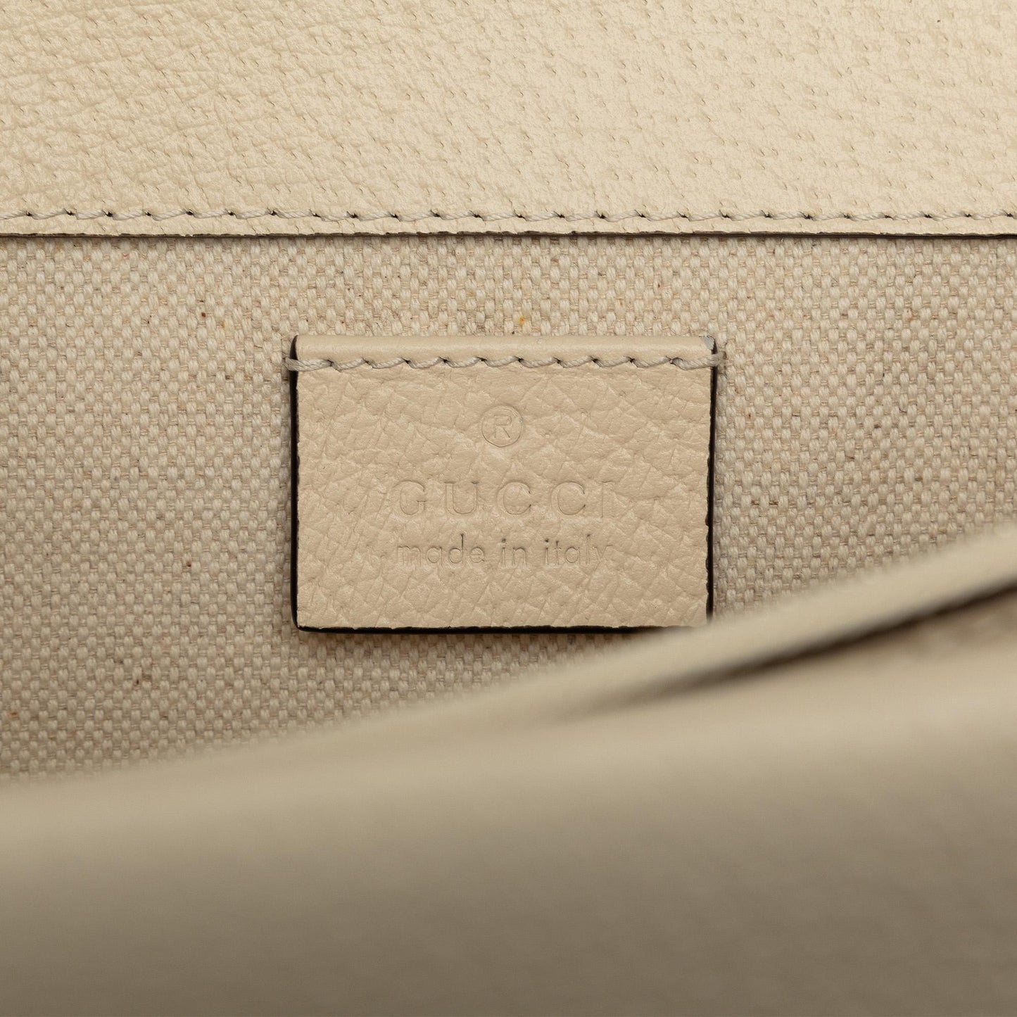 Gucci Small Dionysus Shoulder Bag (SHG-gluPx3)