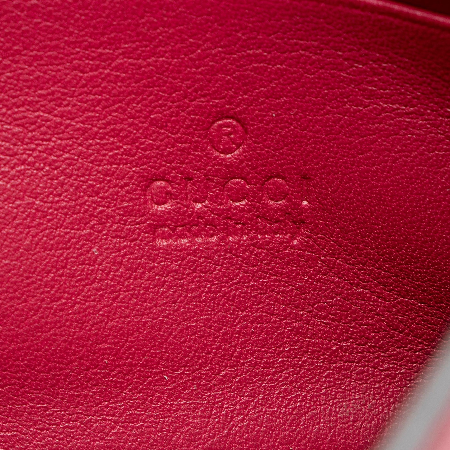 Gucci Smooth Calfskin Interlocking G Wallet on Strap (SHF-poz1cn)