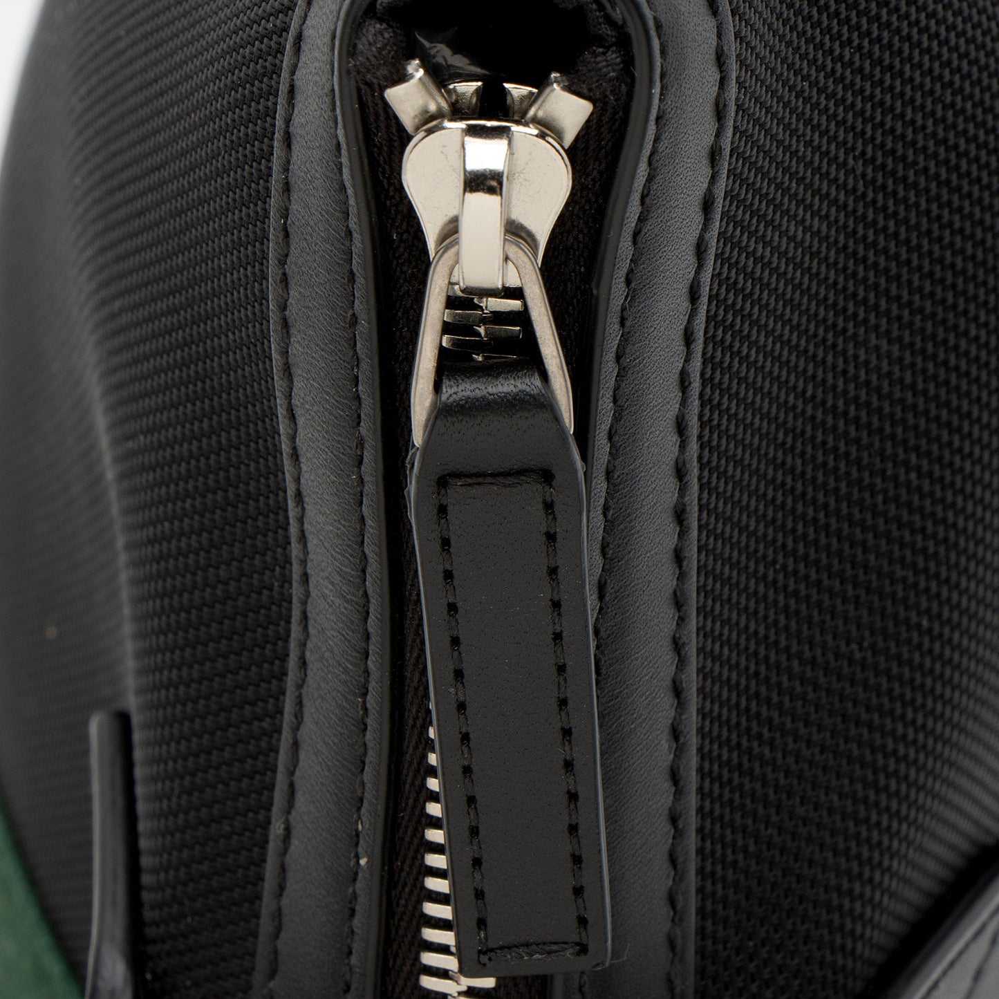 Gucci Techno Canvas Web Vertical Messenger (SHF-QCAJfR)