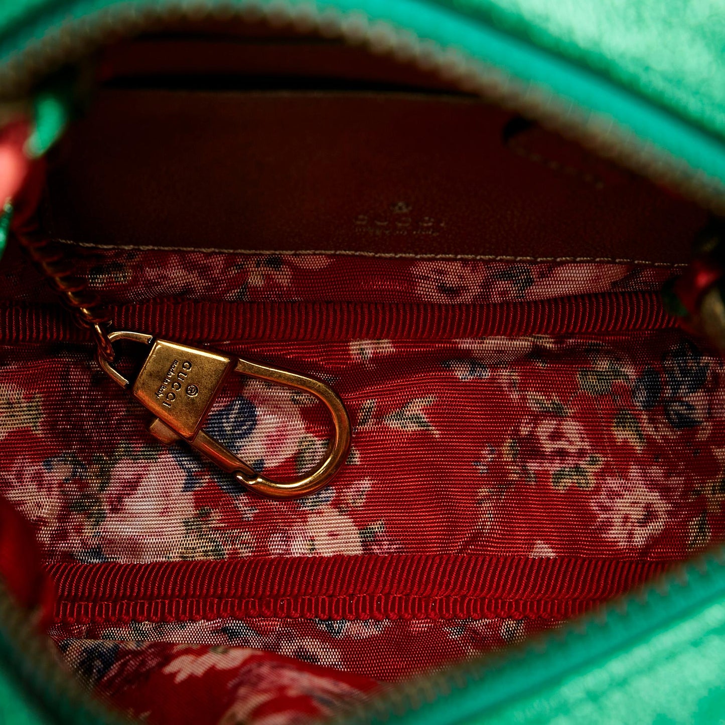 Gucci Trapuntata Leather Crossbody Bag (SHG-29305)
