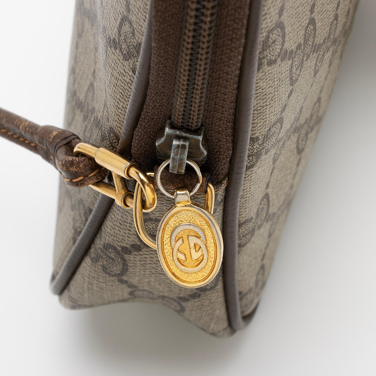 Gucci Vintage GG Supreme Small Camera Bag (SHF-PWd9U6)