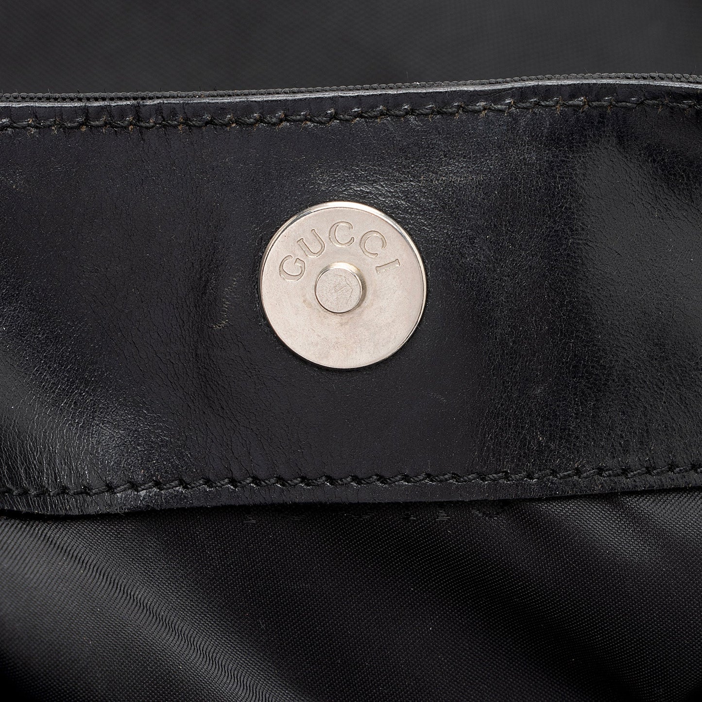 Gucci Vintage Nylon Bamboo Hobo (SHF-4WRjjt)