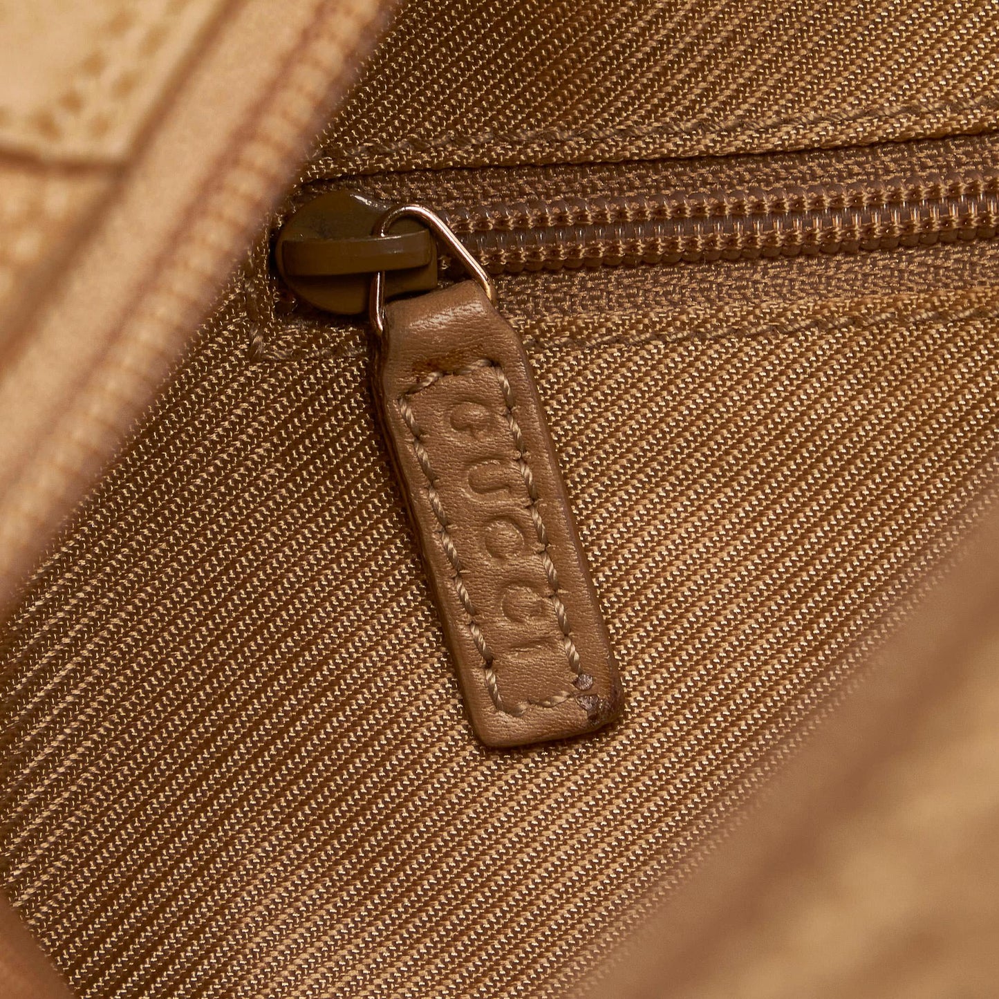 Gucci Vintage Square G Canvas Shoulder Bag (SHG-29779)