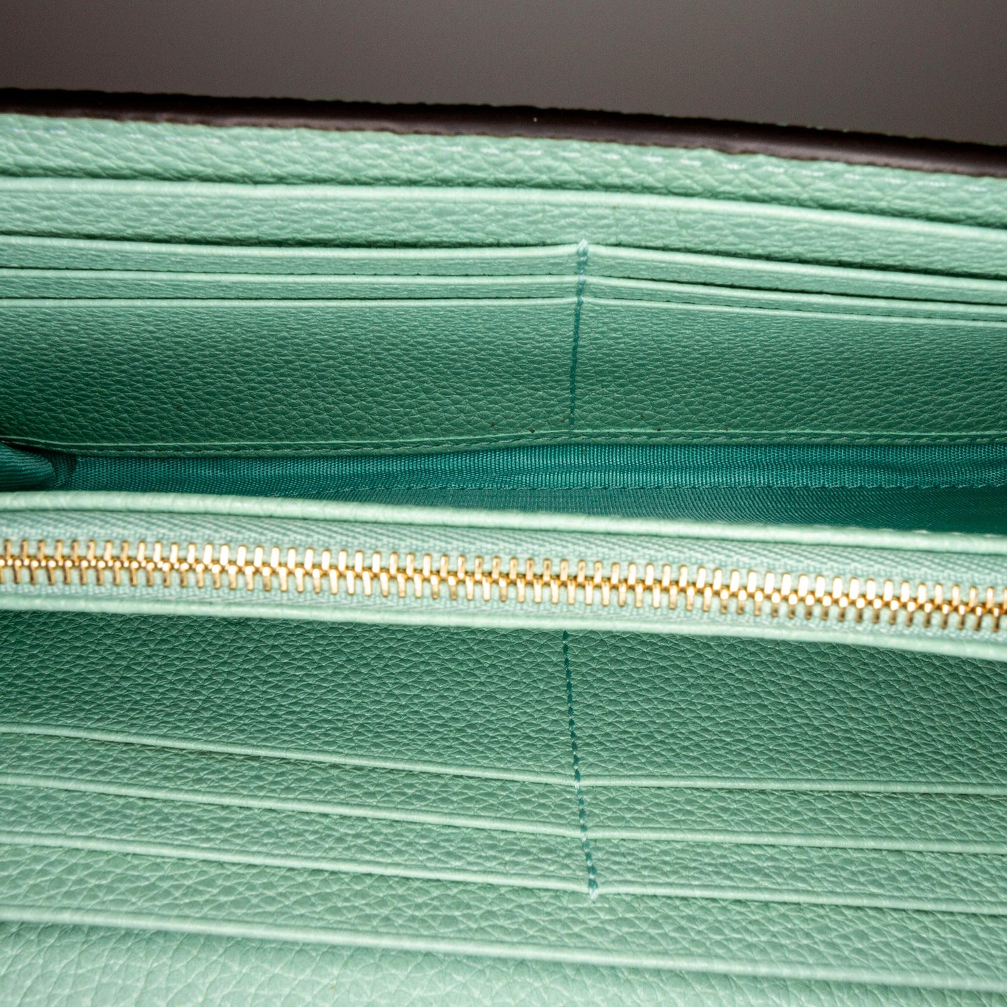 Gucci Zumi Leather Long Wallet (SHG-32599)