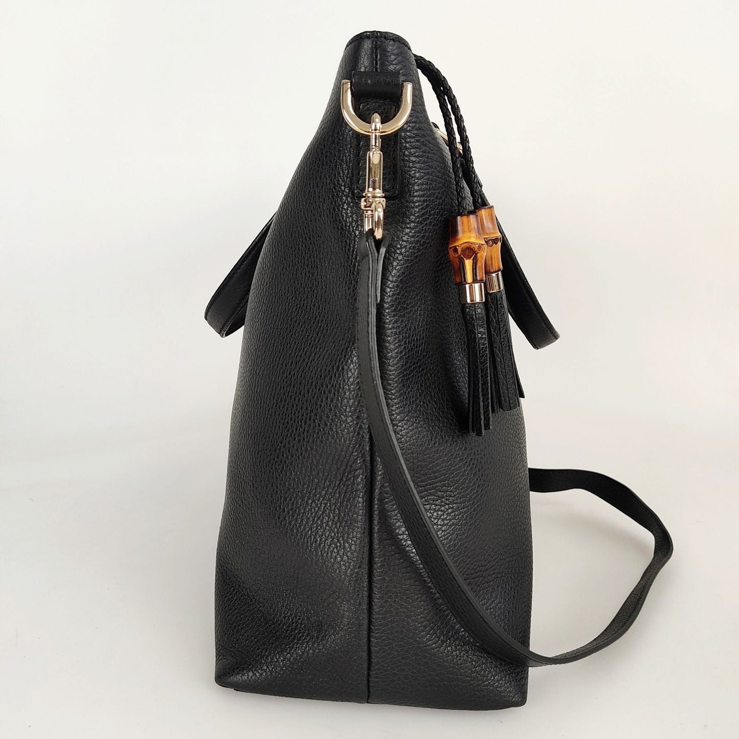 Luxury Gucci Bamboo Shopper maxi shoulder bag in black leather