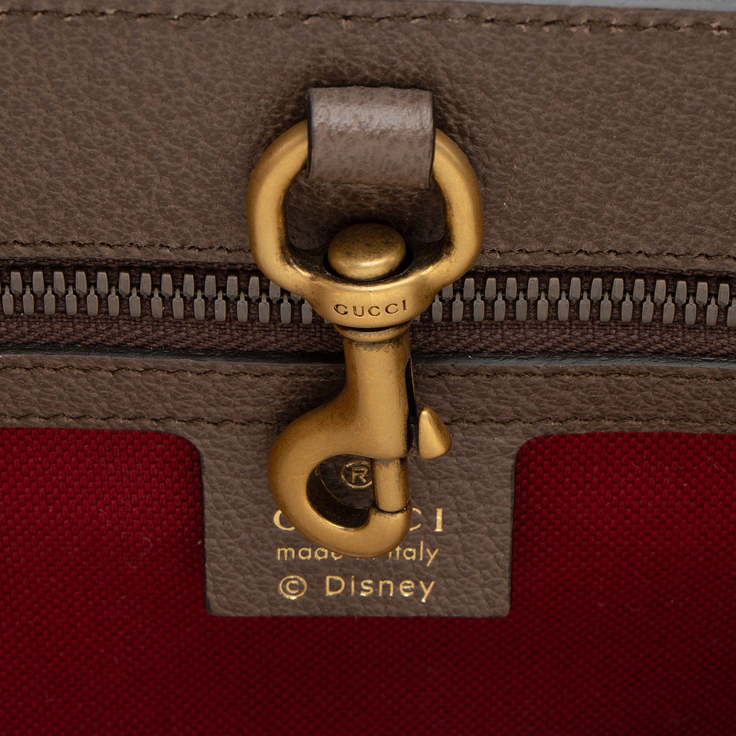 Gucci x Disney GG Supreme Donald Duck Medium Tote (SHF-2Aw3L3)