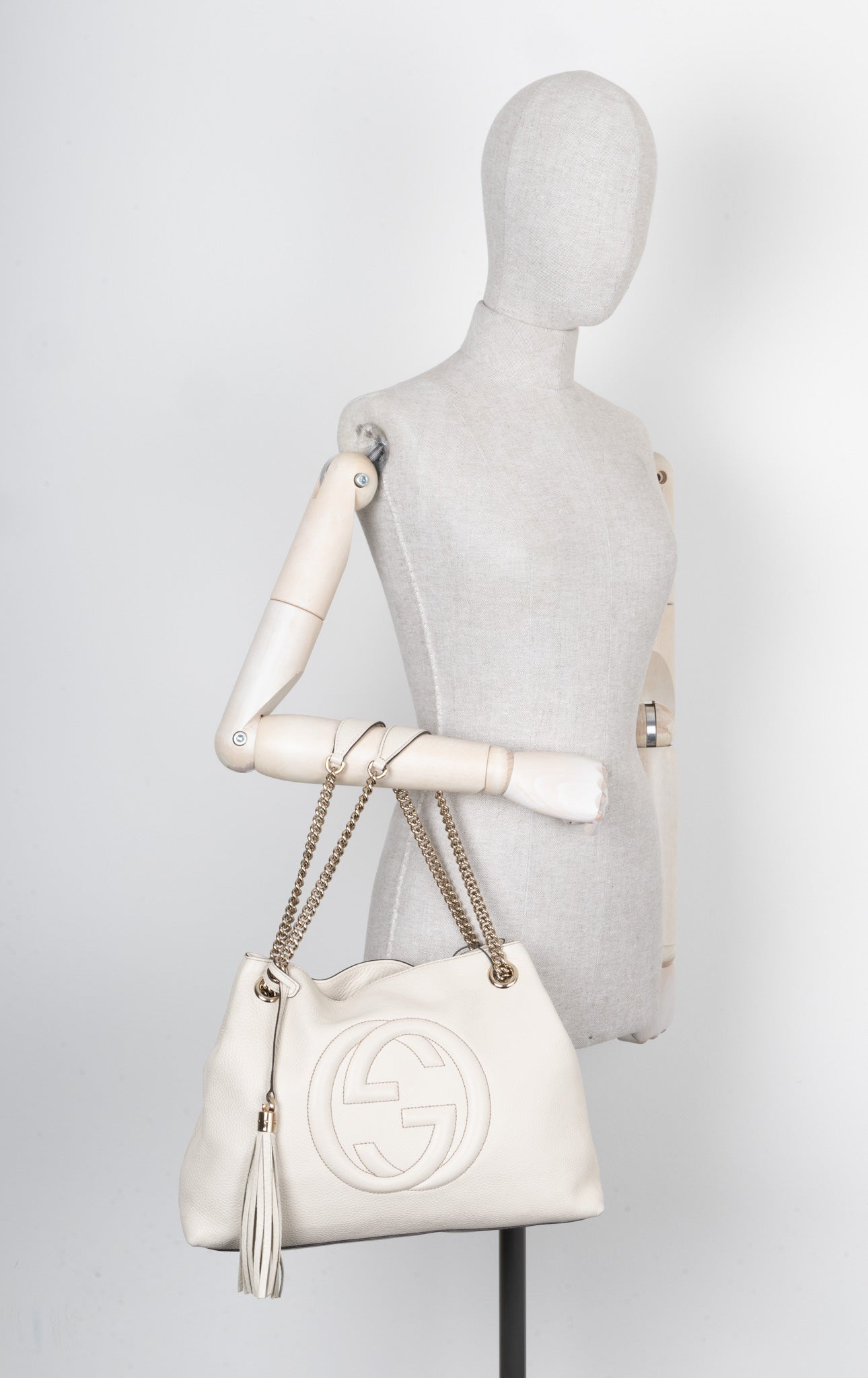 Luxury Gucci Trending 2025 Interlocking Soho Shoulder Bag Ivory