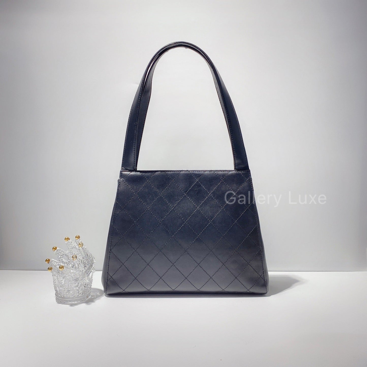 No.2495-Chanel Vintage Lambskin Turn Lock Shoulder Bag