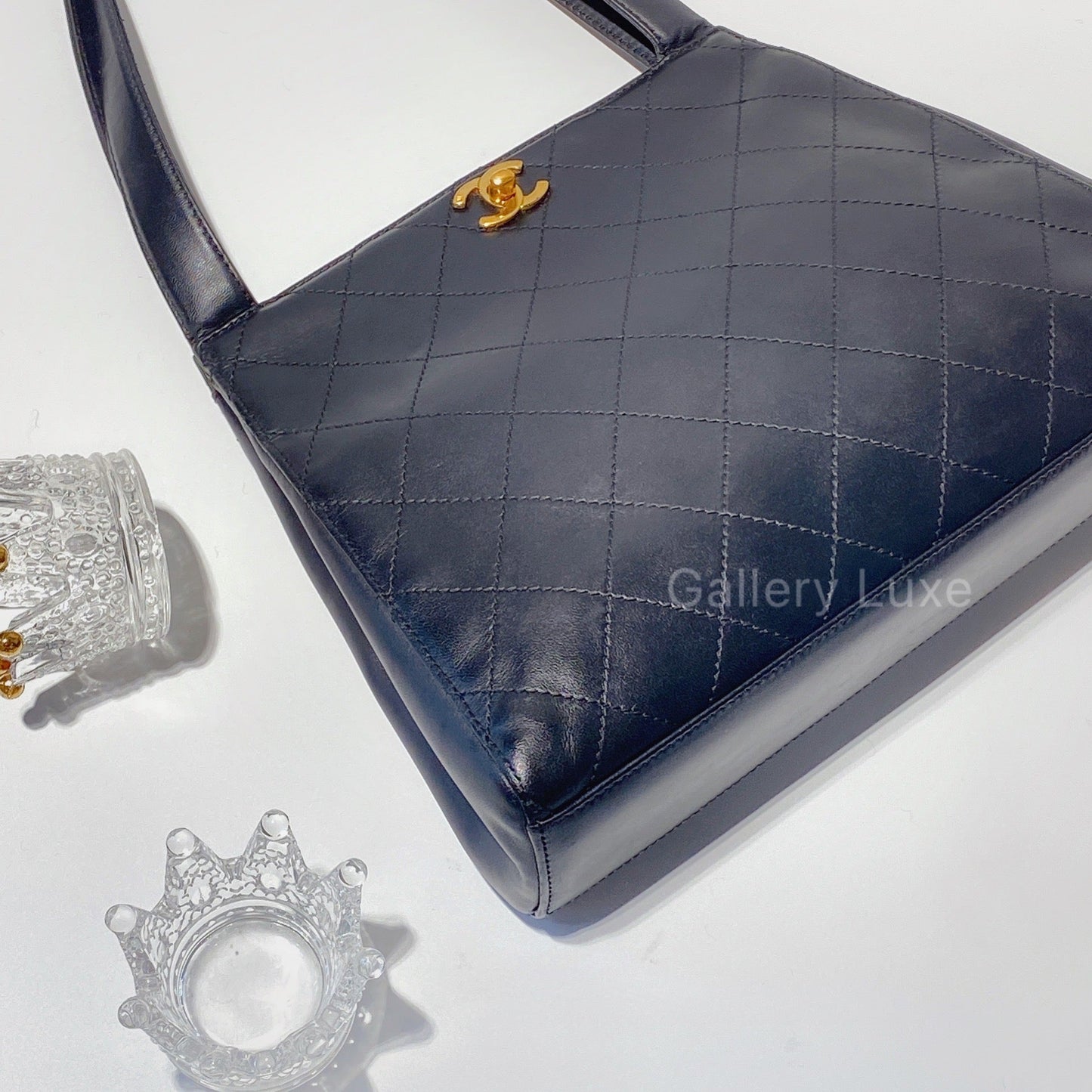 No.2495-Chanel Vintage Lambskin Turn Lock Shoulder Bag