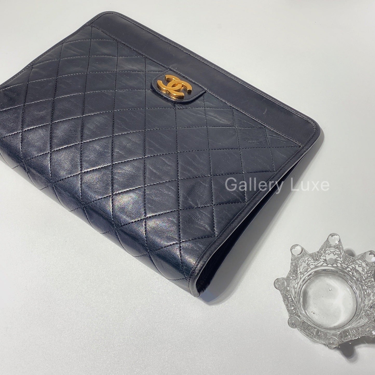 No.2501-Chanel Vintage Lambskin Clutch