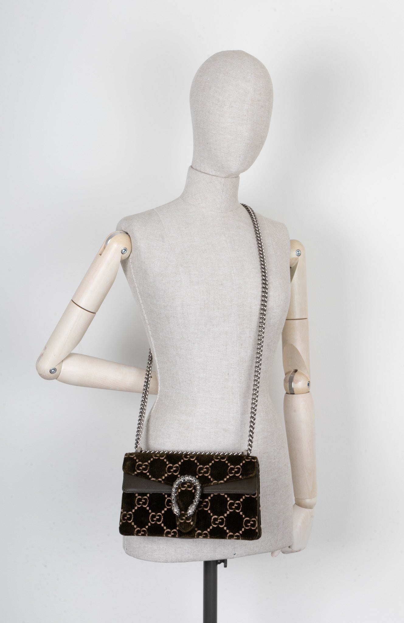 Luxury Gucci Trending 2025 Small Dionysus Bag Velvet Green