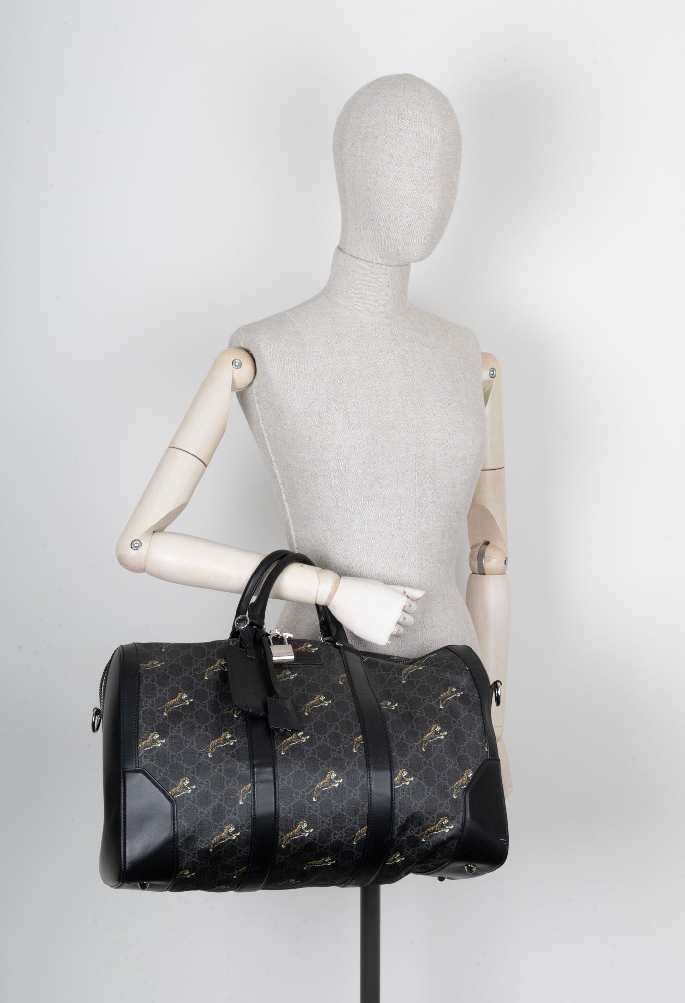 Luxury Gucci Trending 2025 Tiger Supreme Canvas Bowling Bag Charcoal
