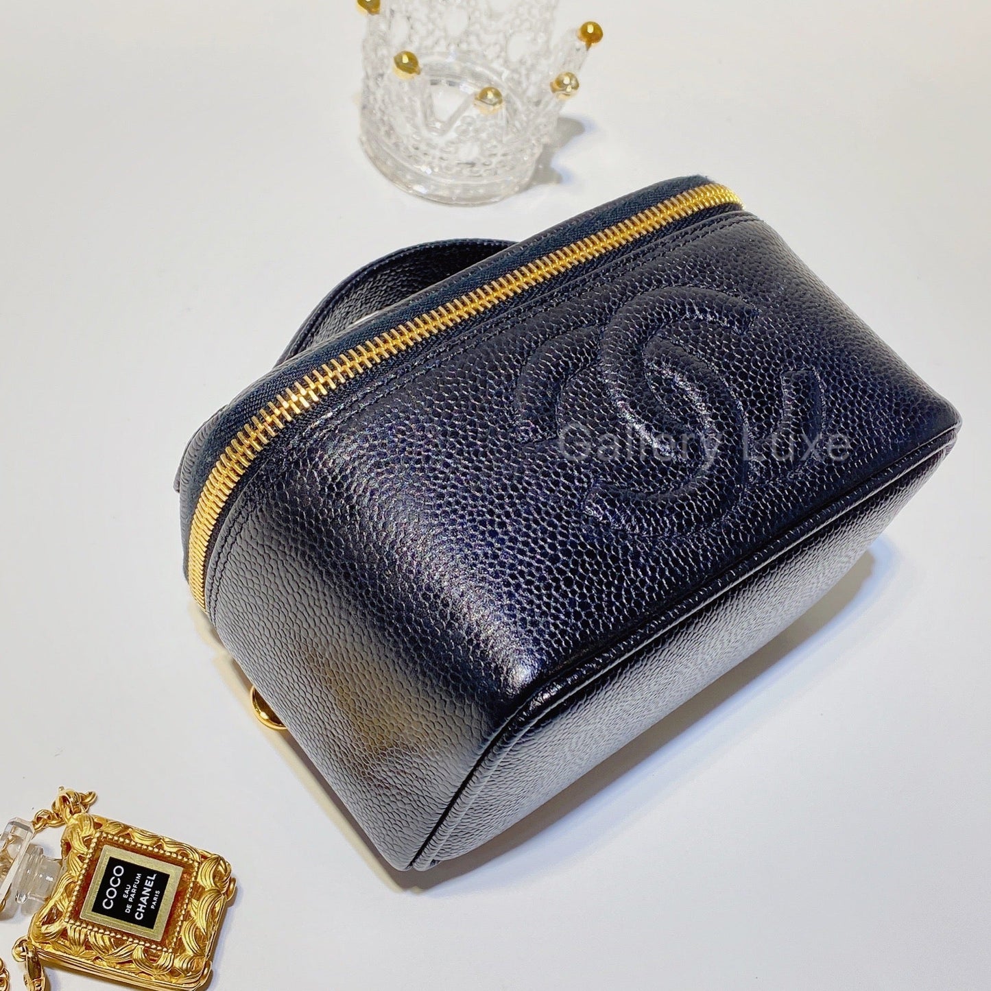 No.2820-Chanel Vintage Caviar Mini Vanity Box