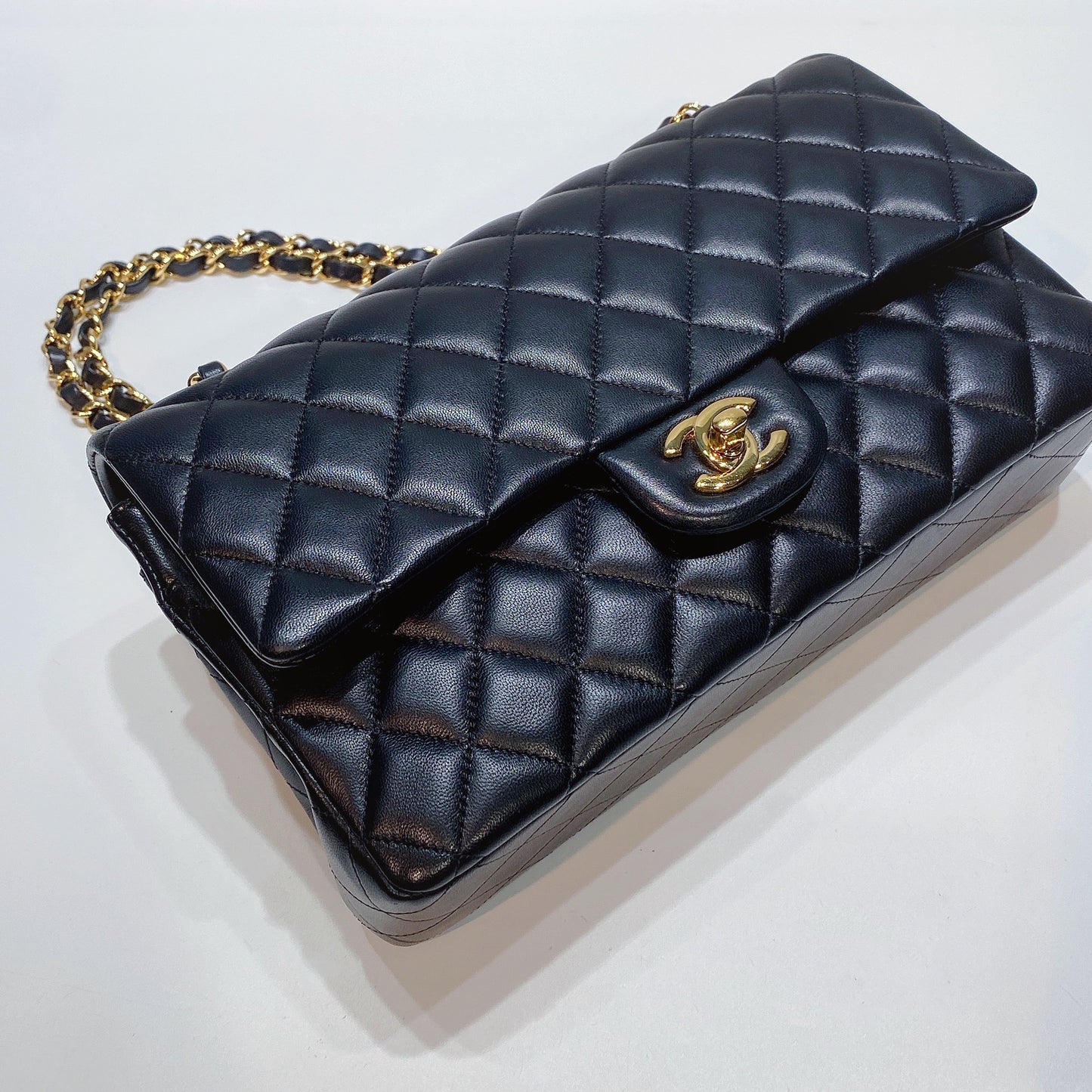 No.3709-Chanel Lambskin Classic Flap Bag 25cm