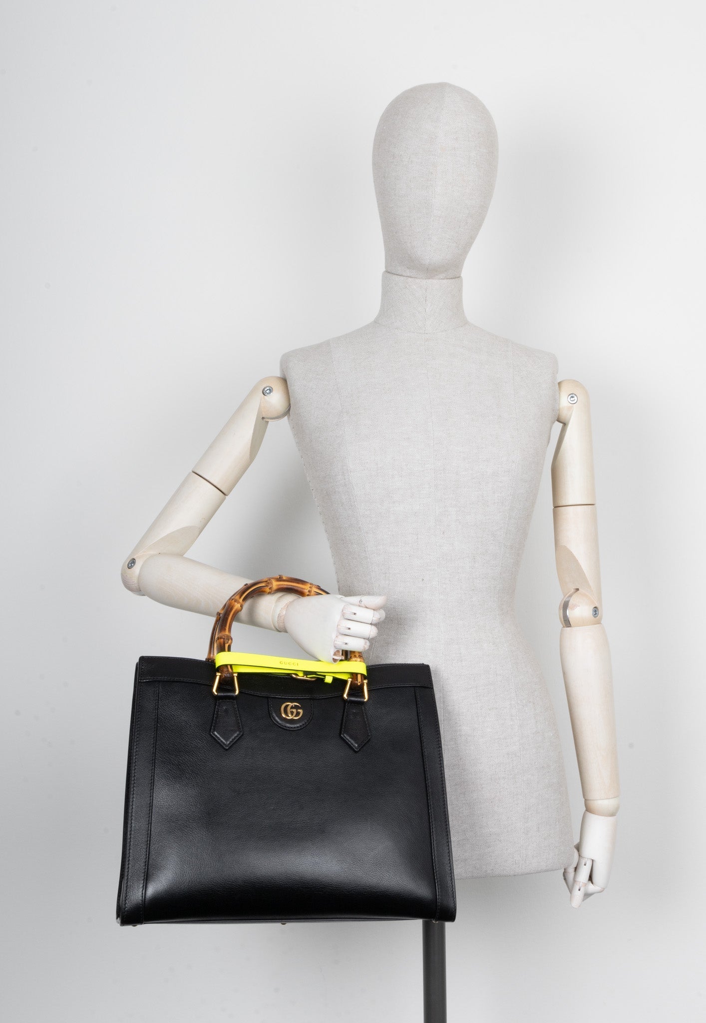 Luxury Gucci Trending 2025 Diana Medium Tote Bag Black