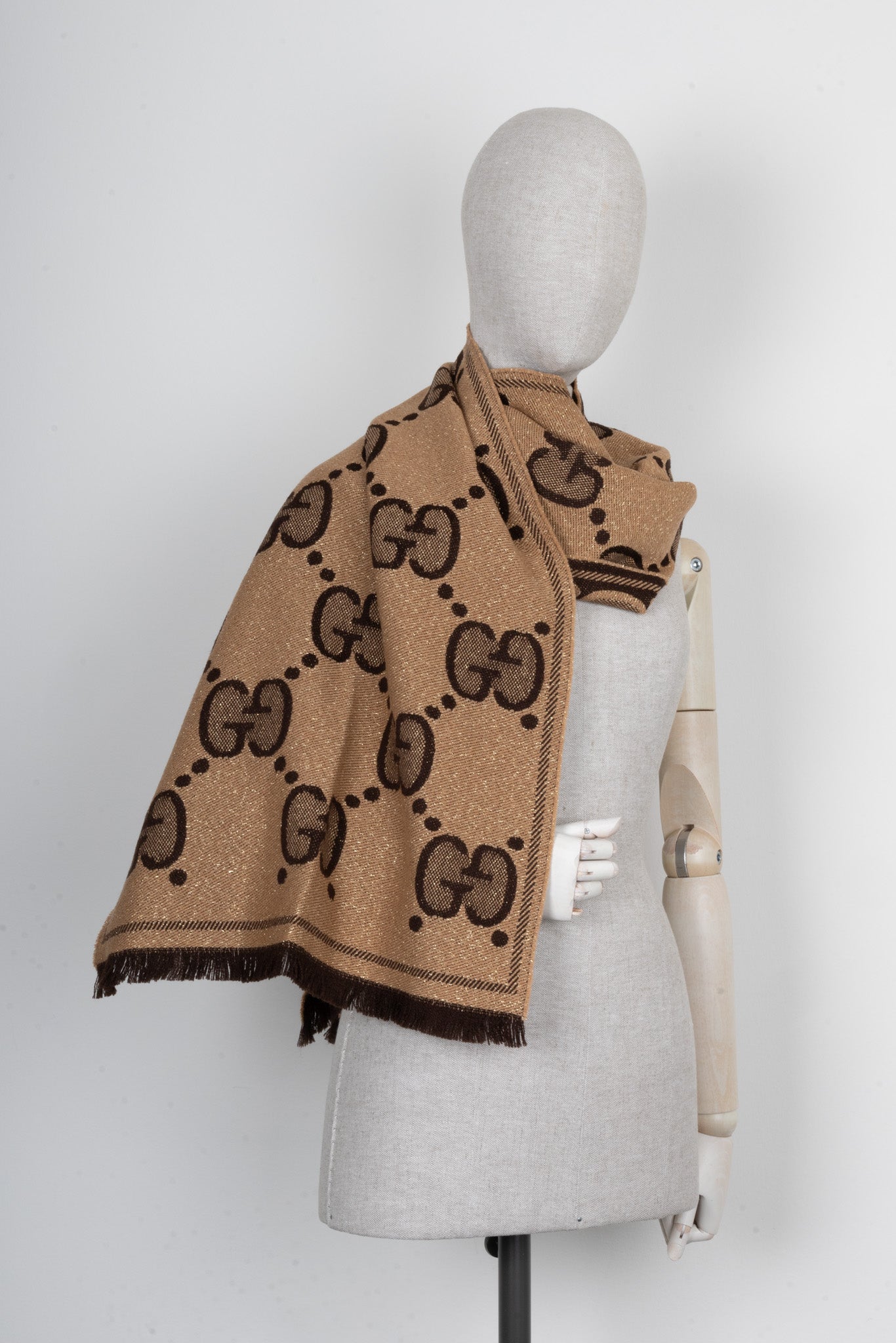 Luxury Gucci Trending 2025 Supreme GG Shawl Brown