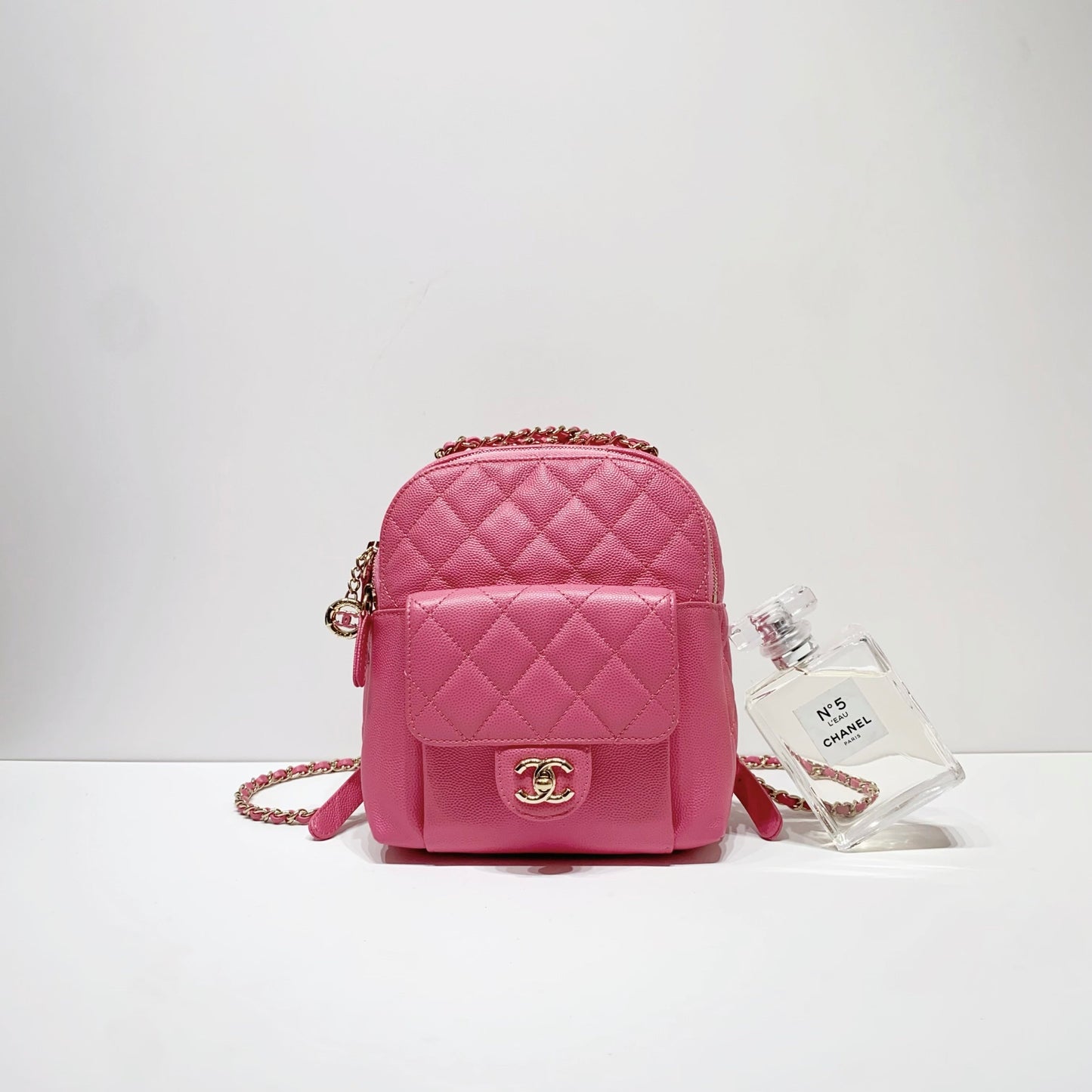 No.3992-Chanel Caviar CC Day Backpack