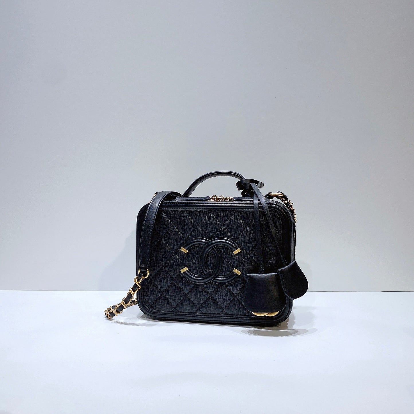 No.4100-Chanel Caviar Medium CC Filigree Vanity Case