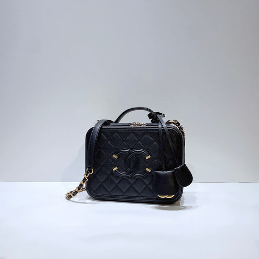 No.4100-Chanel Caviar Medium CC Filigree Vanity Case