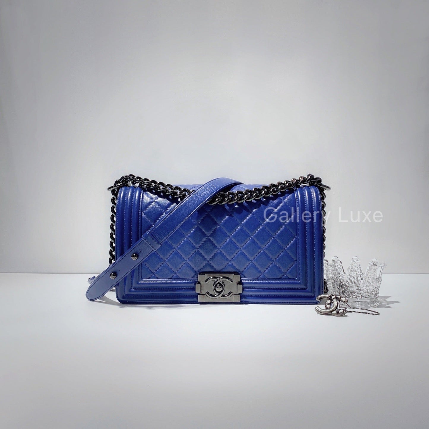 No.2516-Chanel Calfskin So Black Boy 25cm