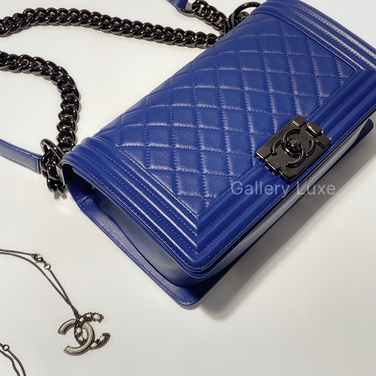No.2516-Chanel Calfskin So Black Boy 25cm