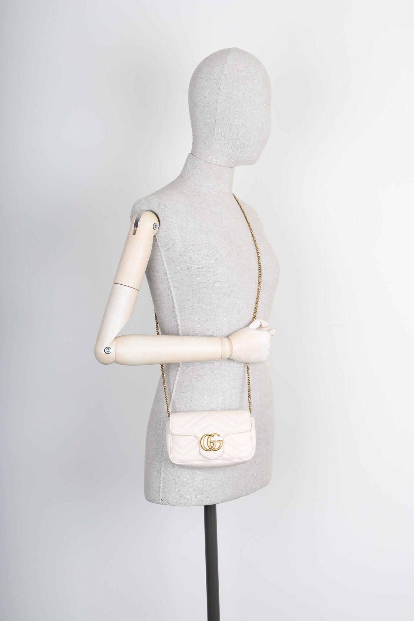 Luxury Gucci Trending 2025 Super Mini Marmont Bag White
