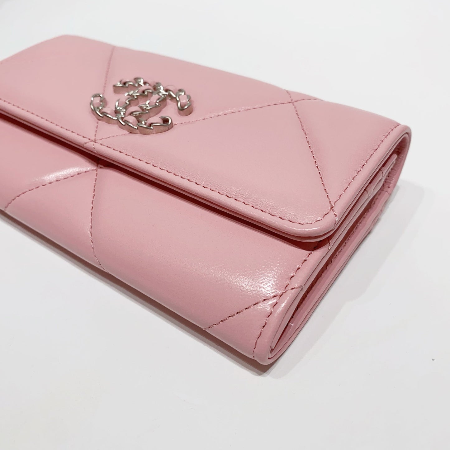 No.4229-Chanel 19 Medium Flap Wallet  (Unused / 未使用品)