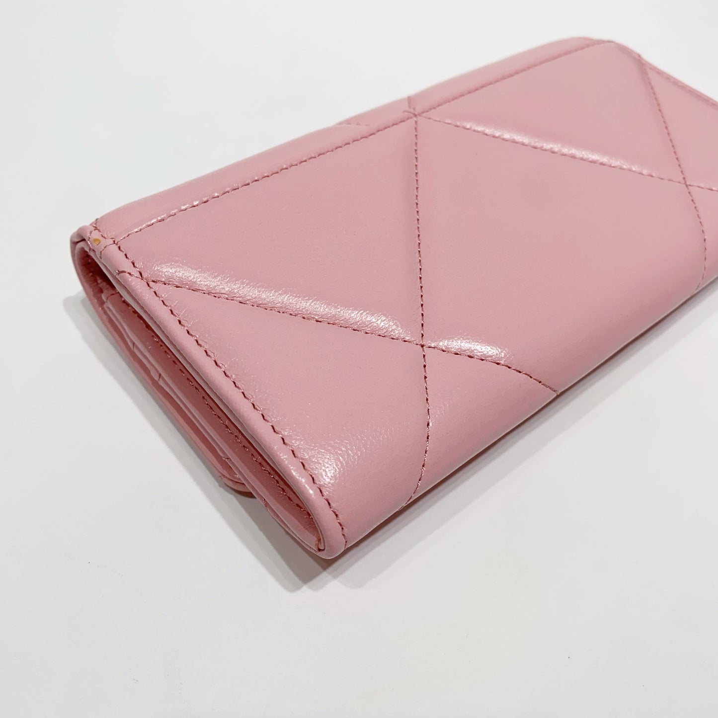 No.4229-Chanel 19 Medium Flap Wallet  (Unused / 未使用品)