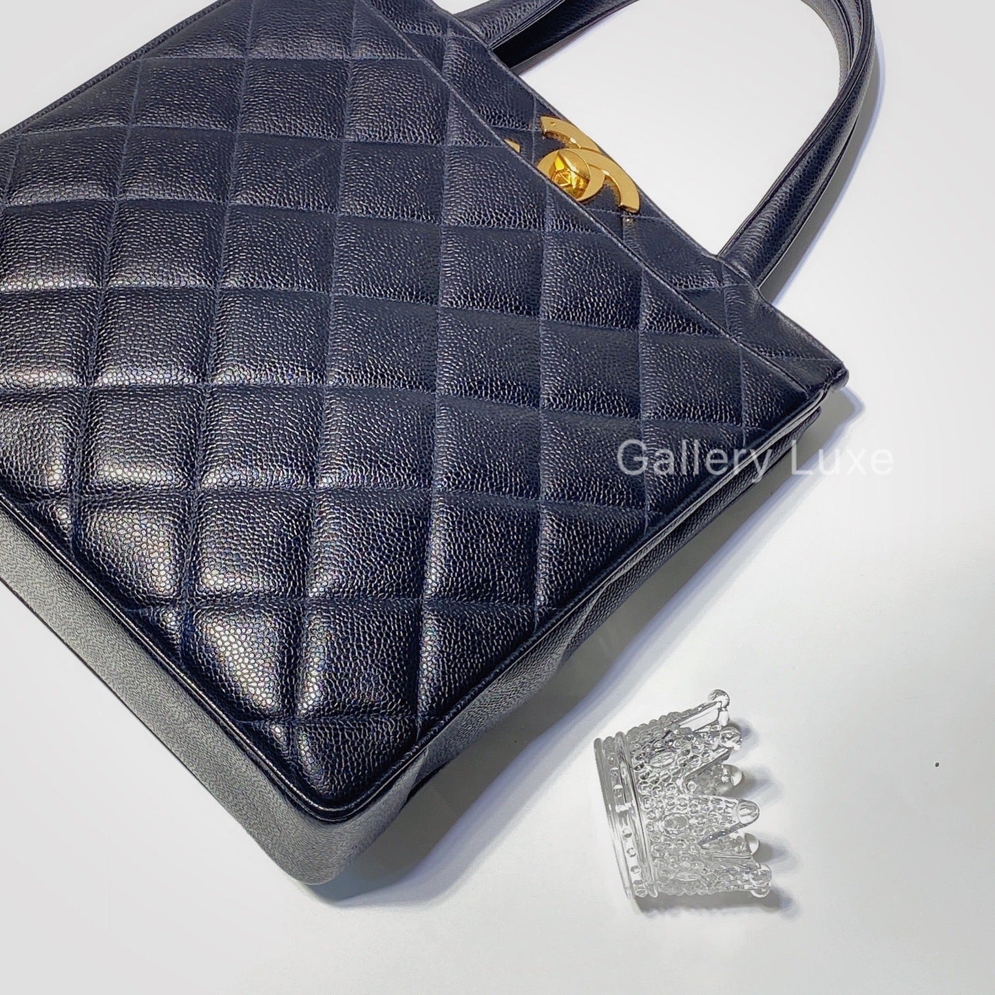 No.2525-Chanel Vintage Caviar Turn Lock Handbag