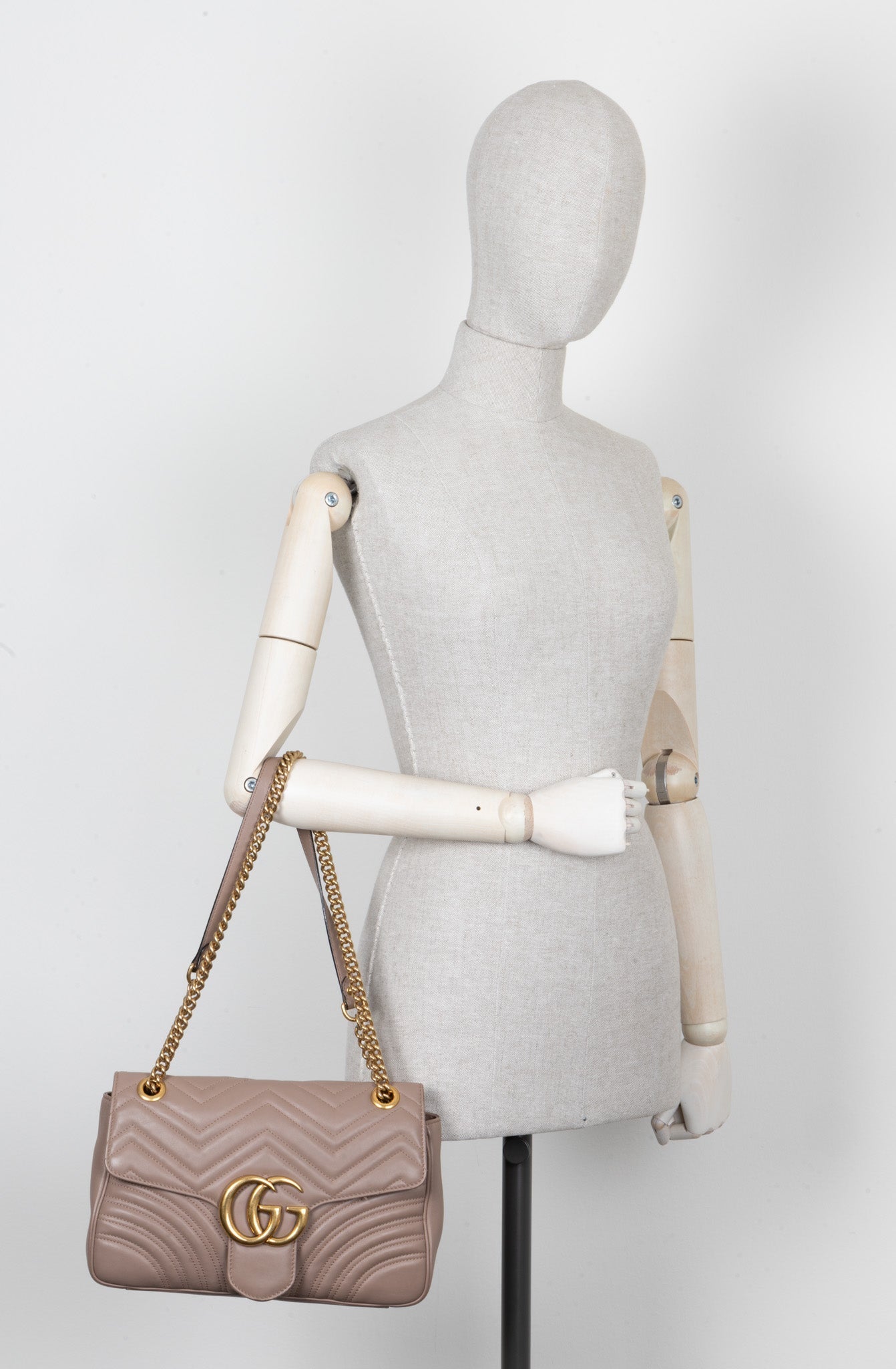 Luxury Gucci Trending 2025 Marmont Medium Bag Dusted Pink